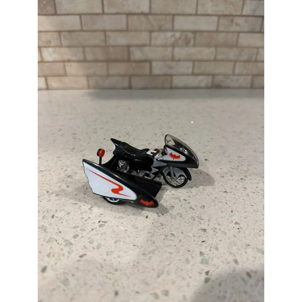 DC  1966 Classic TV Series Batman Batcycle And Sidecar